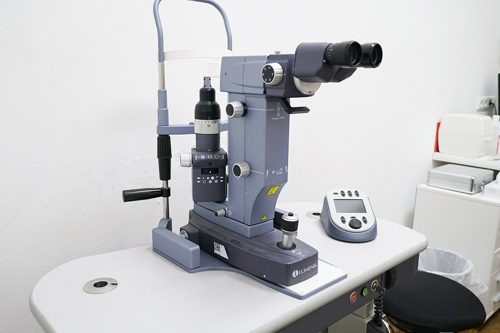 Lasergerät zur Behandlung von Augen mittels Laser