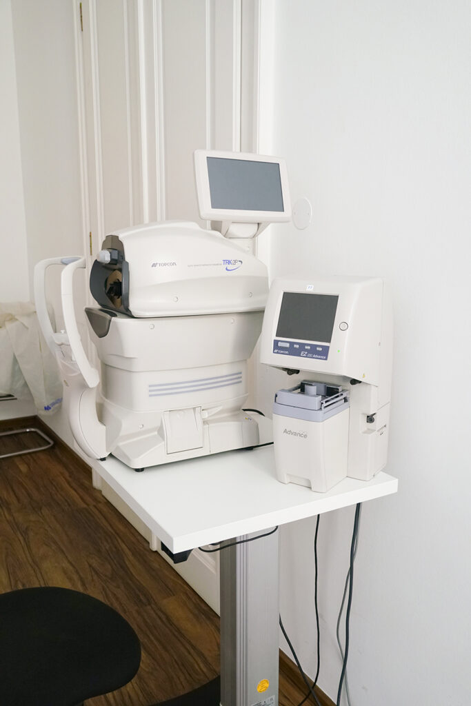 Medizinisches Gerät mit Touchscreen zum Augendruckmessen